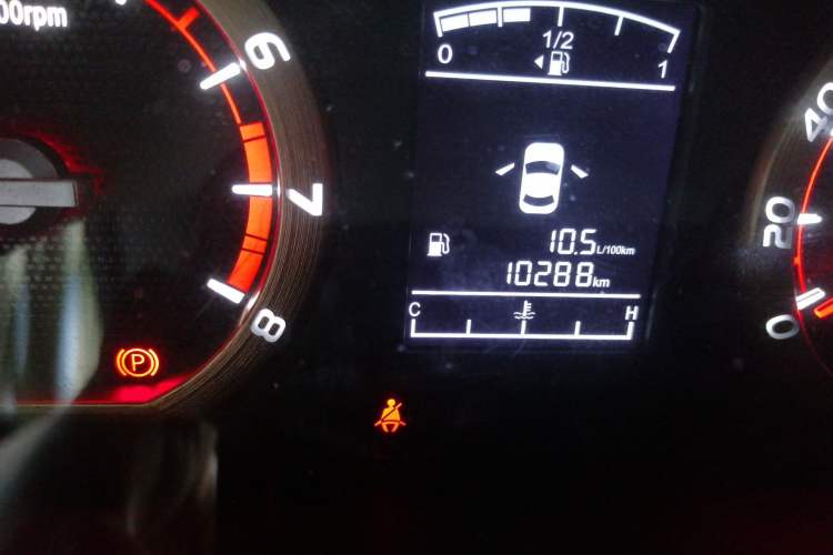 Used FORTHING Lingzhi 2023 M5L 1.6L Comfort 9-Seater Odometer Close Up