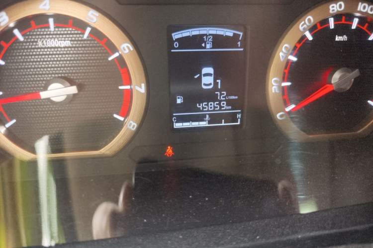 Used FORTHING Lingzhi 2023 M5L 1.6L Comfort Edition 7-Seater Odometer Close Up