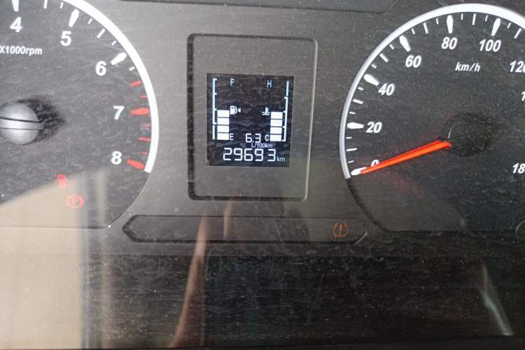 Used FORTHING Lingzhi 2023 M5 1.6L Practical Model 5 Seats Odometer Close Up