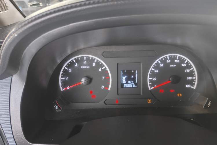 Used FORTHING Lingzhi 2023 M5L 1.6L Base Model 7 Seats Odometer Close Up