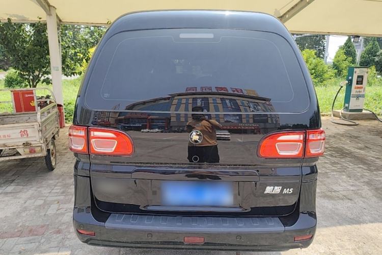 Used FORTHING Lingzhi 2023 M5 1.6L Utility Model 7 Seats Rear