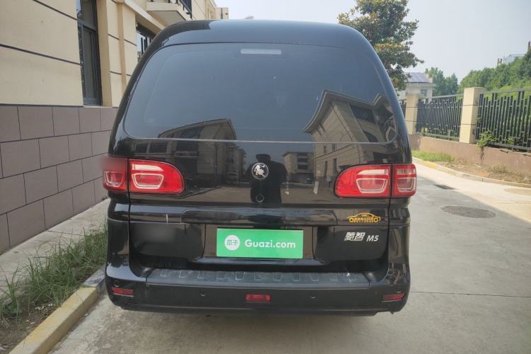 Used FORTHING Lingzhi 2023 M5 1.6L Practical Model 5 Seats Rear