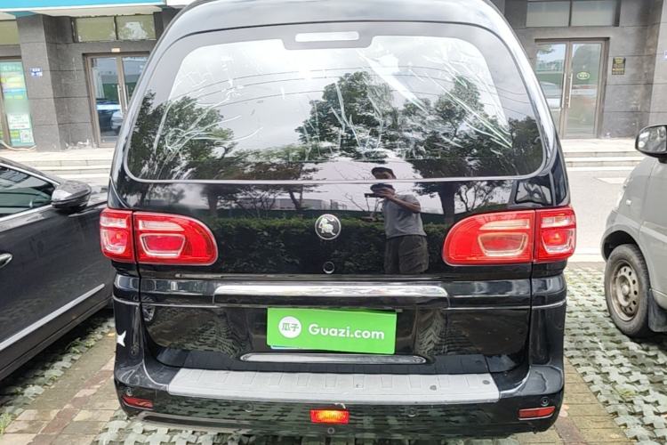 Used FORTHING Lingzhi 2023 M5L 1.6L Base Model 7 Seats Rear