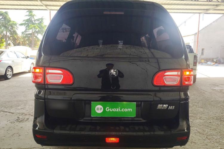 Used FORTHING Lingzhi 2023 M5 1.6L Practical Model 5 Seats Rear