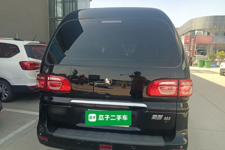 Used FORTHING Lingzhi 2023 M5L 1.6L Base Model 7 Seats Rear