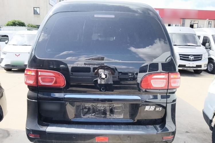 Used FORTHING Lingzhi 2023 M5L 1.6L Base Model 7 Seats Rear