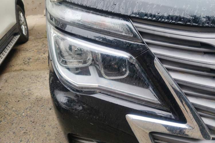 Used FORTHING Lingzhi 2023 M5L 1.6L Base Model 7 Seats Right Front Headlight