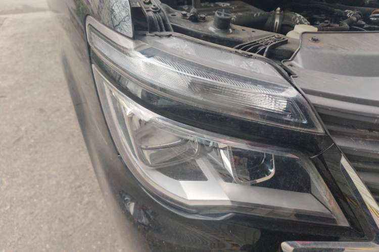 Used FORTHING Lingzhi 2023 M5L 1.6L Base Model 5 Seats Right Front Headlight