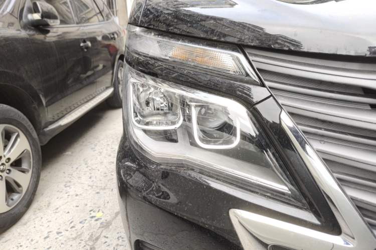 Used FORTHING Lingzhi 2023 M5L 1.6L Base Model 7 Seats Right Front Headlight