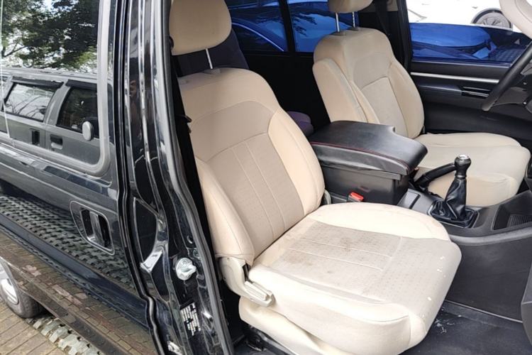 Used FORTHING Lingzhi 2023 M5L 1.6L Base Model 7 Seats Right Front Seat