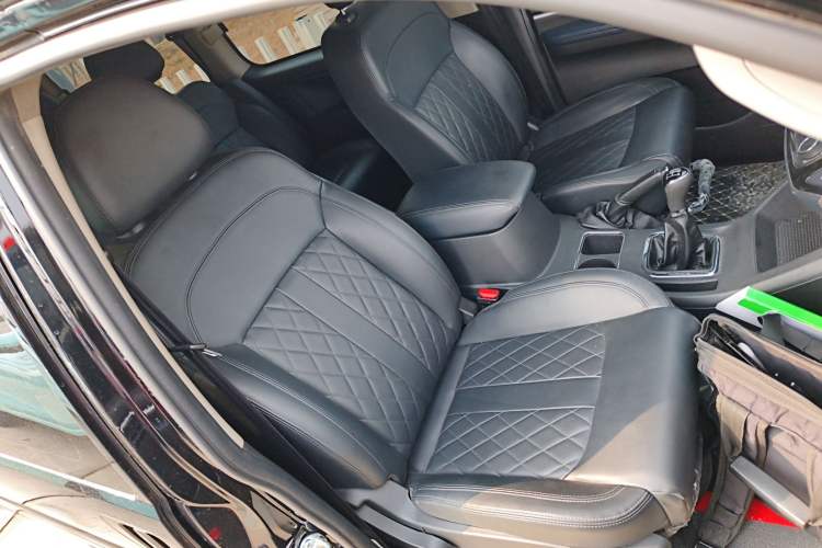 Used FORTHING Lingzhi 2023 M5L 1.6L Luxury 7-Seater Right Front Seat
