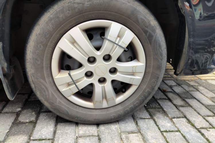 Used FORTHING Lingzhi 2023 M5L 1.6L Comfort 9-Seater Right Front Wheel Hub