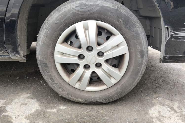 Used FORTHING Lingzhi 2023 M5L 1.6L Base Model 5 Seats Right Front Wheel Hub