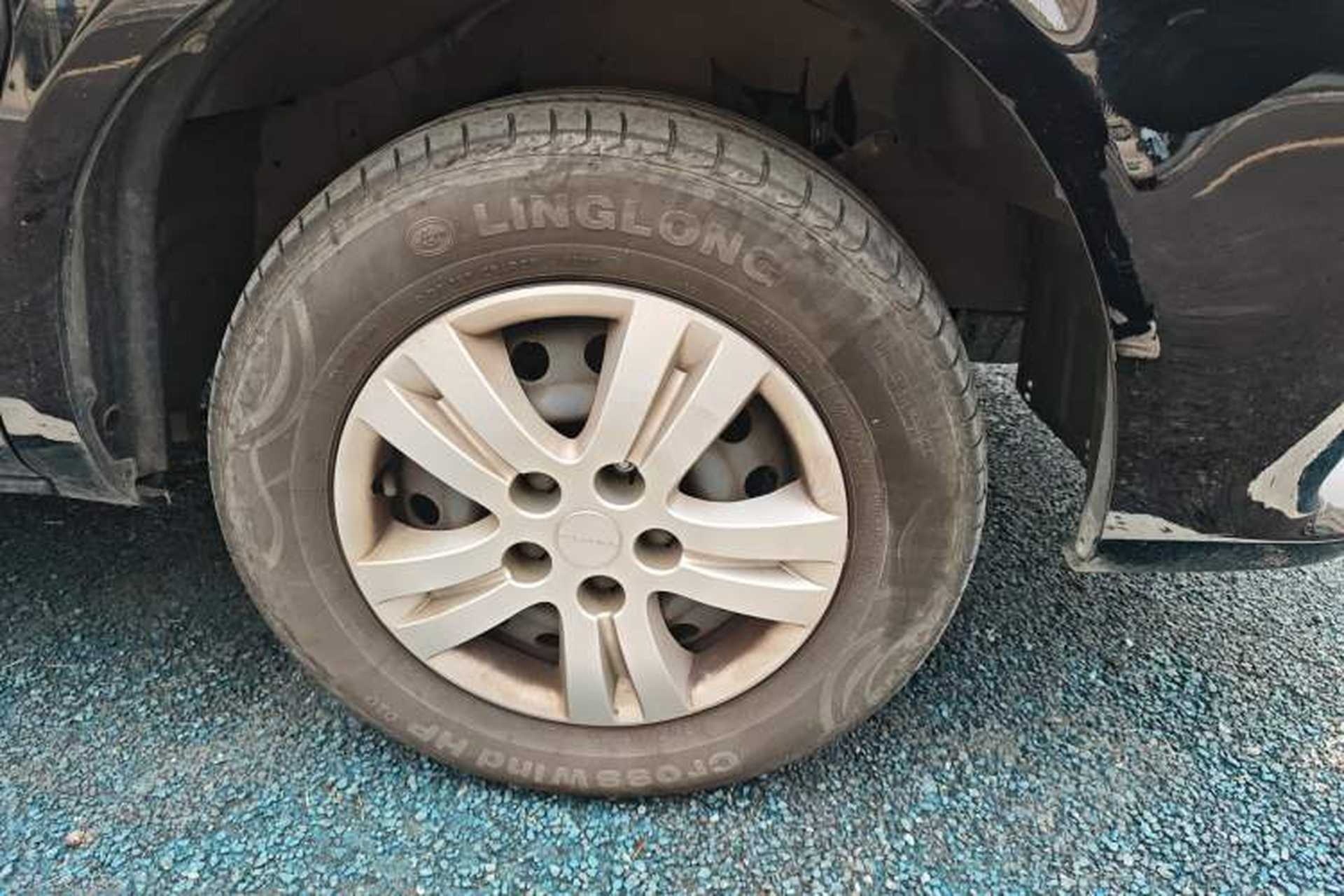 Used FORTHING Lingzhi 2023 M5L 1.6L Base Model 7 Seats Right Front Wheel Hub
