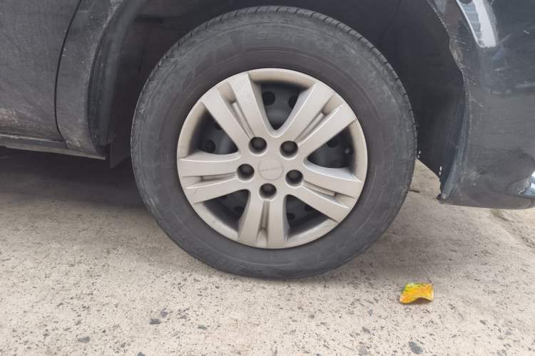 Used FORTHING Lingzhi 2023 M5L 1.6L Comfort Edition 7-Seater Right Front Wheel Hub