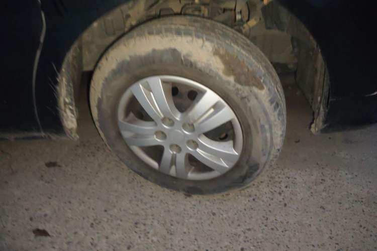 Used FORTHING Lingzhi 2023 M5 1.6L Comfort Edition 7-Seater Right Front Wheel Hub