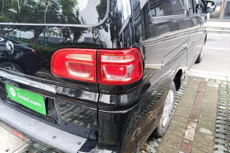 Used FORTHING Lingzhi 2023 M5L 1.6L Base Model 7 Seats Right Rear Taillight