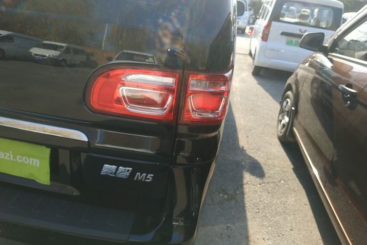 Used FORTHING Lingzhi 2023 M5L 1.6L Base Model 7 Seats Right Rear Taillight