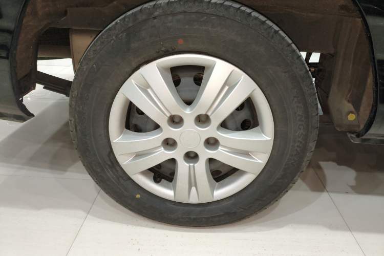 Used FORTHING Lingzhi 2023 M5L 1.6L Base Model 7 Seats Right Rear Wheel Hub