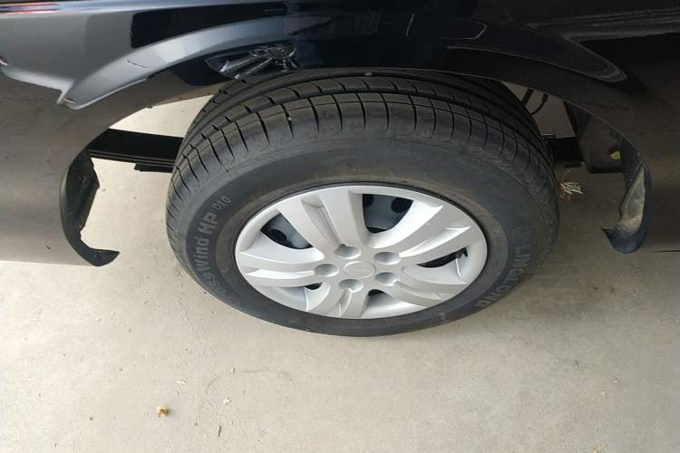 Used FORTHING Lingzhi 2023 M5L 1.6L Base Model 7 Seats Right Rear Wheel Hub