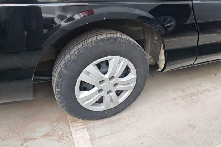 Used FORTHING Lingzhi 2023 M5L 1.6L Base Model 7 Seats Right Rear Wheel Hub