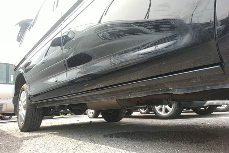 Used FORTHING Lingzhi 2023 M5 1.6L Practical Model 5 Seats Right Side Sill