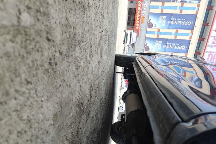 Used FORTHING Lingzhi 2023 M5 1.6L Utility Model 7 Seats Right Side Sill