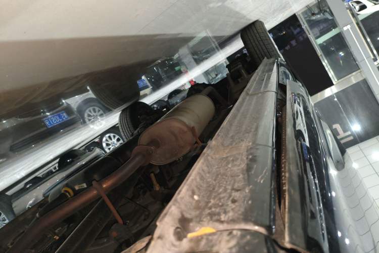 Used FORTHING Lingzhi 2023 M5L 1.6L Base Model 7 Seats Right Side Sill