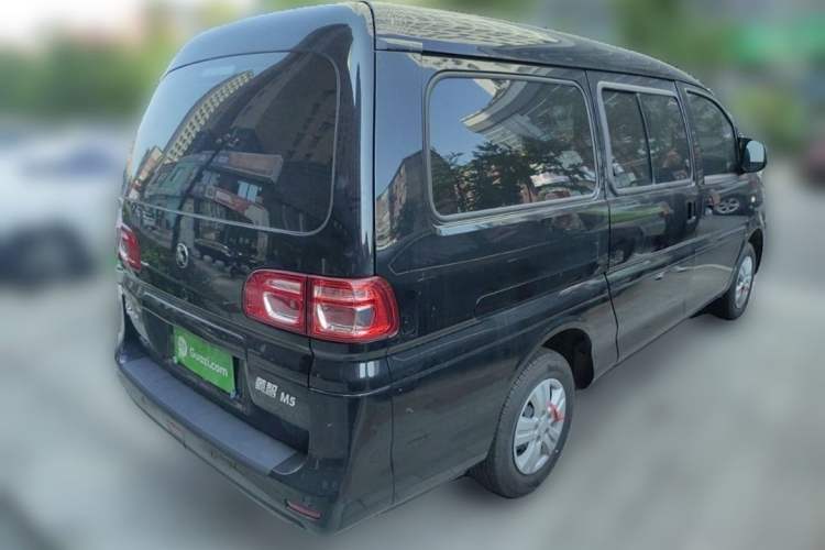Used FORTHING Lingzhi 2023 M5L 1.6L Base Model 5 Seats Roof
