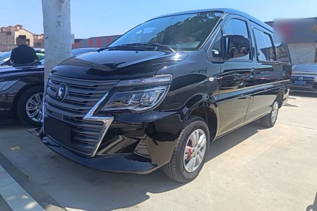 Używany FORTHING Lingzhi 2023 M5L 1.6L Base Model 7 Seats
