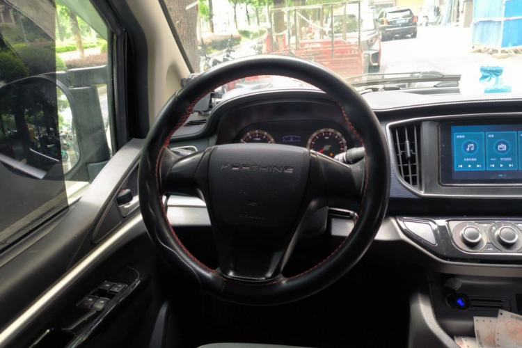 Used FORTHING Lingzhi 2023 M5L 1.6L Comfort 9-Seater Steering Wheel