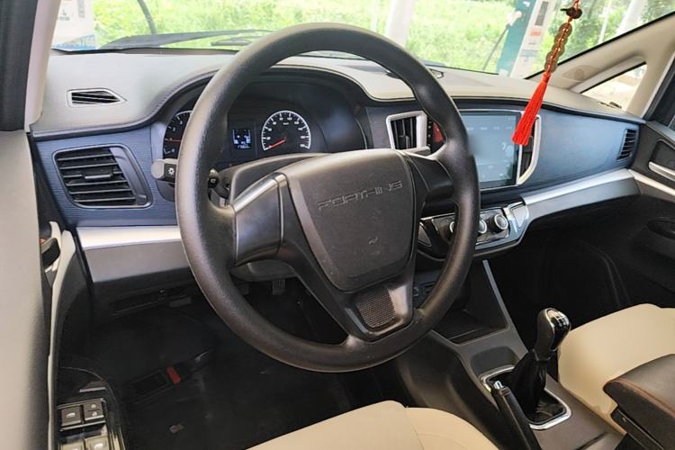 Used FORTHING Lingzhi 2023 M5 1.6L Utility Model 7 Seats Steering Wheel