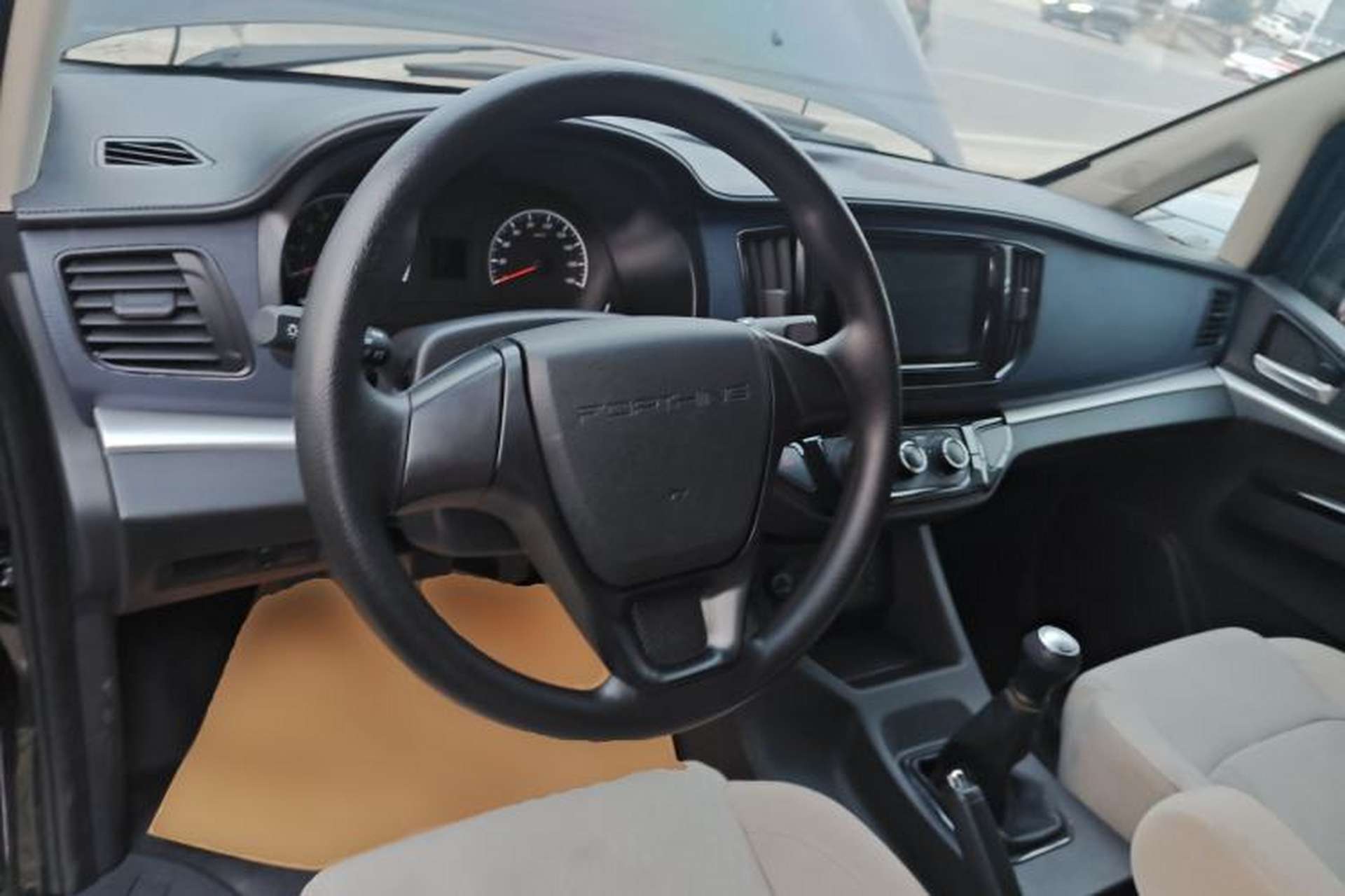 Used FORTHING Lingzhi 2023 M5L 1.6L Base Model 7 Seats Steering Wheel