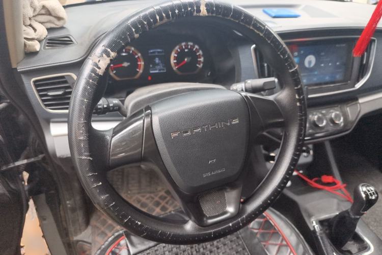 Used FORTHING Lingzhi 2023 M5L 1.6L Comfort Edition 7-Seater Steering Wheel