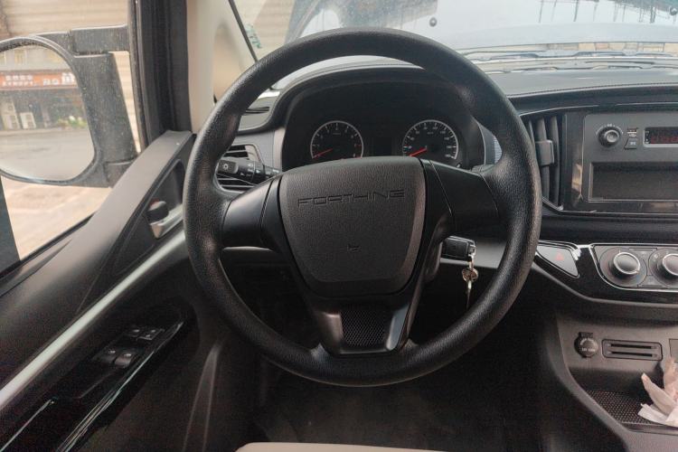 Used FORTHING Lingzhi 2023 M5L 1.6L Base Model 5 Seats Steering Wheel