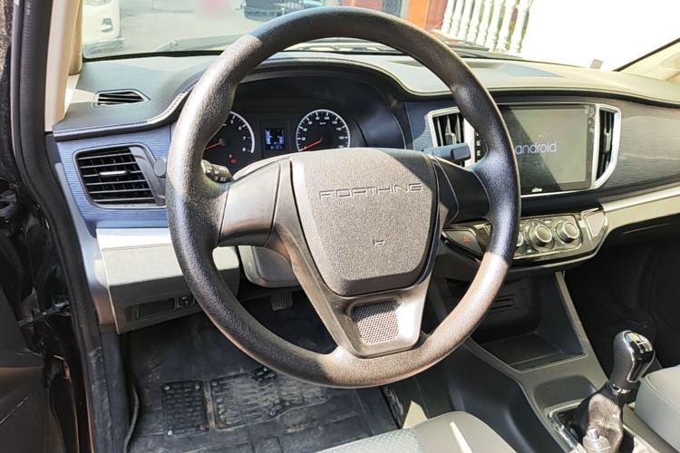 Used FORTHING Lingzhi 2023 V3 1.6L Base Model 2 Seats Steering Wheel