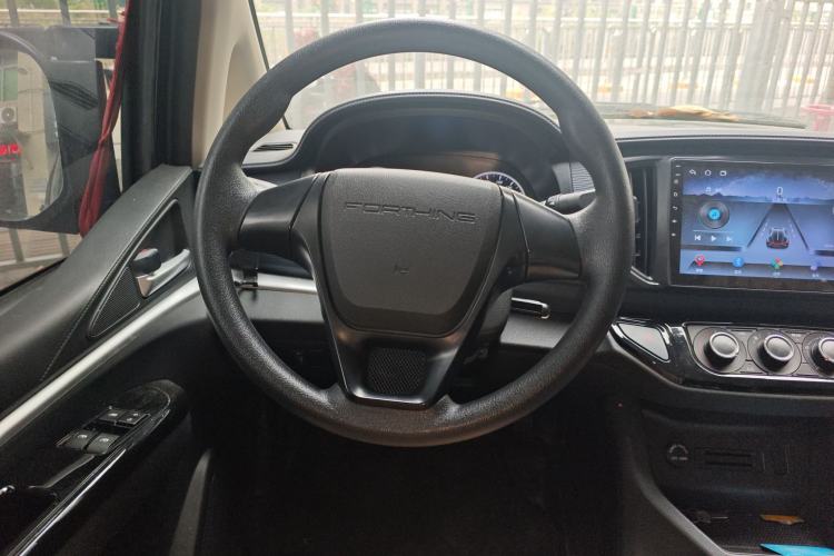 Used FORTHING Lingzhi 2023 M5L 1.6L Base Model 7 Seats Steering Wheel