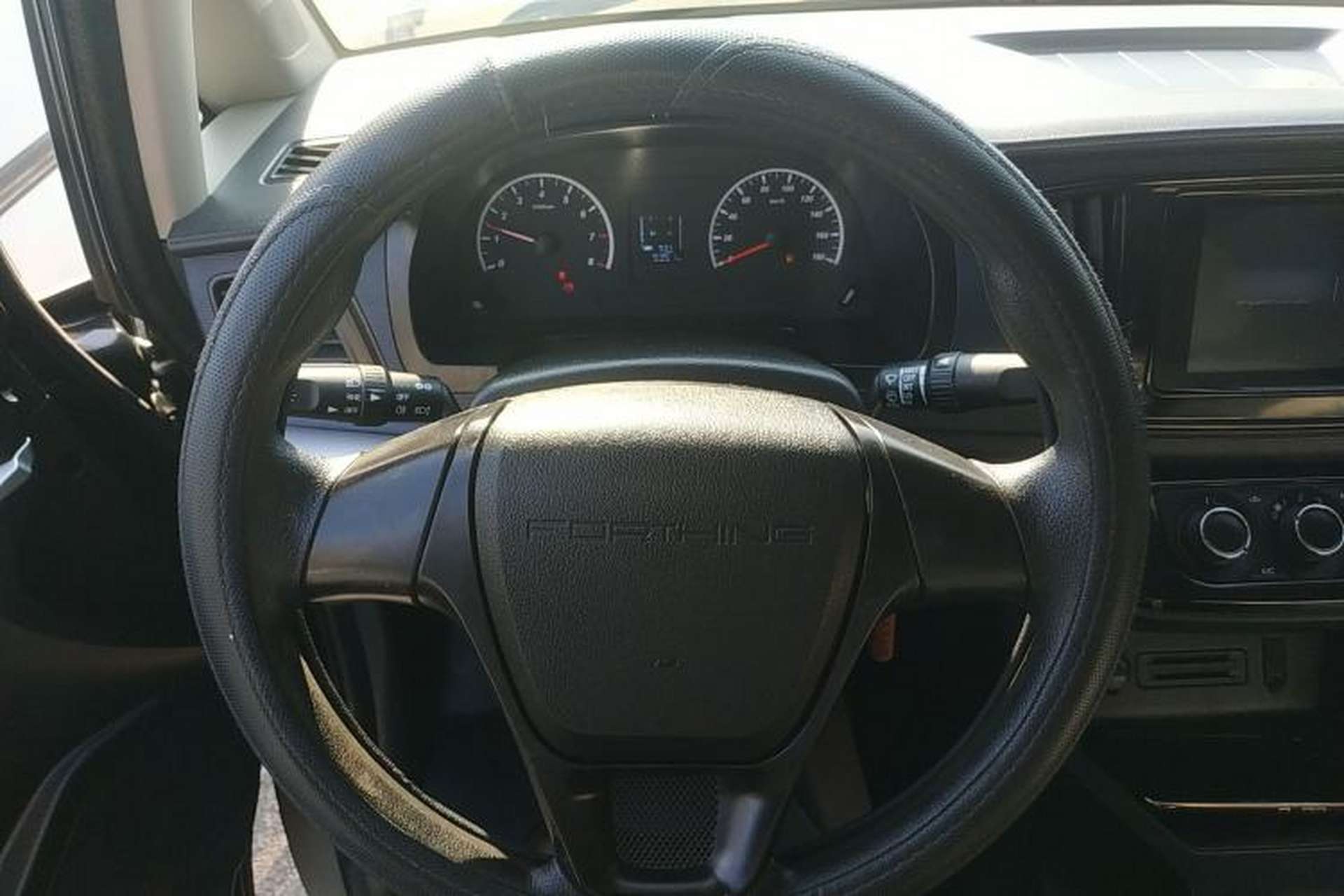 Used FORTHING Lingzhi 2023 M5L 1.6L Base Model 7 Seats Steering Wheel