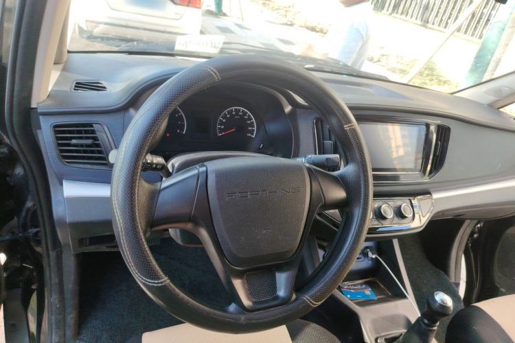 Used FORTHING Lingzhi 2023 M5L 1.6L Base Model 7 Seats Steering Wheel
