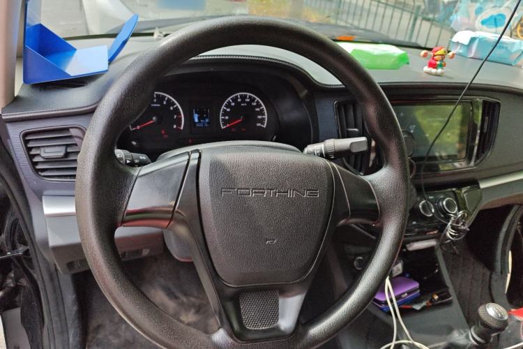 Used FORTHING Lingzhi 2023 M5L 1.6L Base Model 7 Seats Steering Wheel