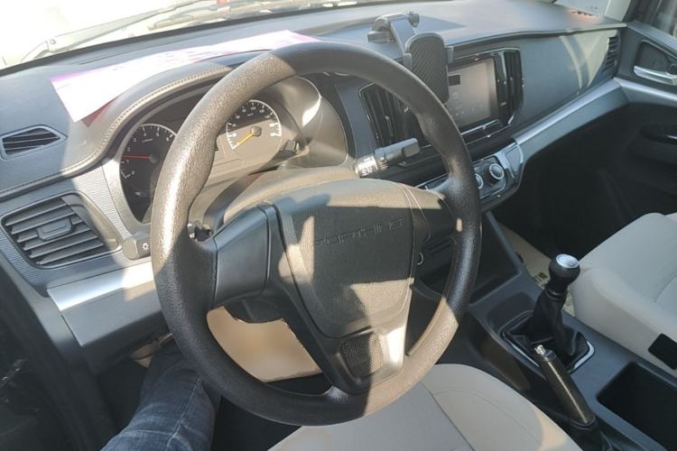 Used FORTHING Lingzhi 2023 M5L 1.6L Base Model 7 Seats Steering Wheel