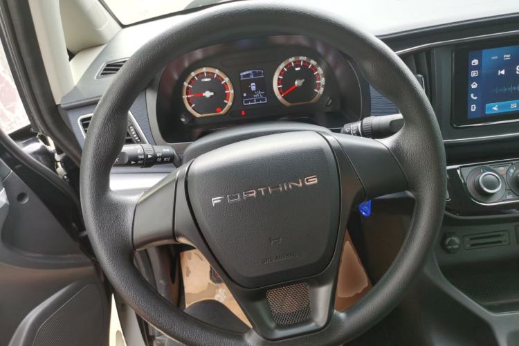 Used FORTHING Lingzhi 2023 M5L 1.6L Comfort Edition 7-Seater Steering Wheel