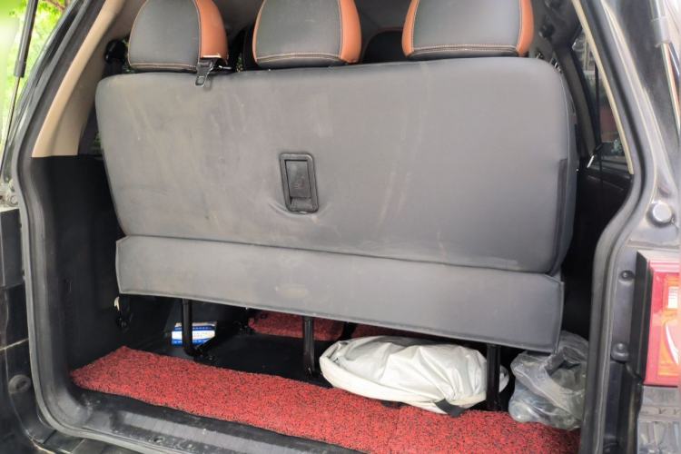 Used FORTHING Lingzhi 2023 M5L 1.6L Comfort 9-Seater Trunk