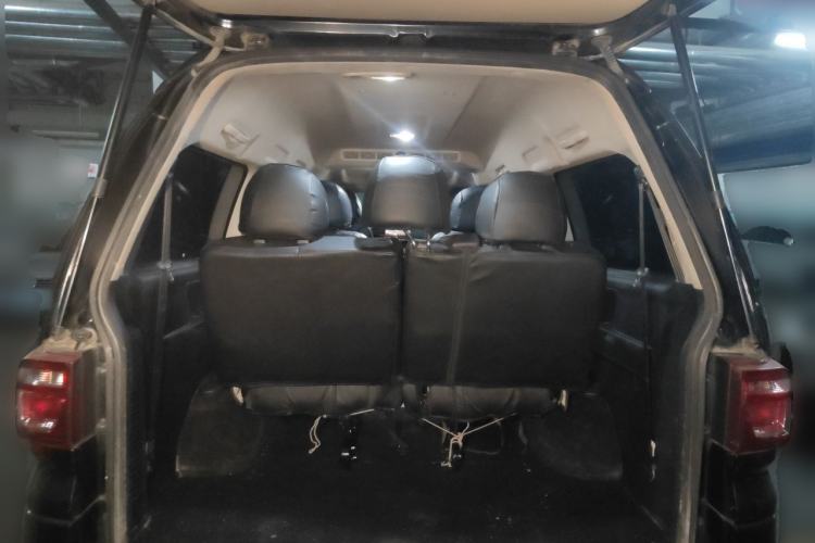 Used FORTHING Lingzhi 2023 M5L 1.6L Luxury 7-Seater Trunk