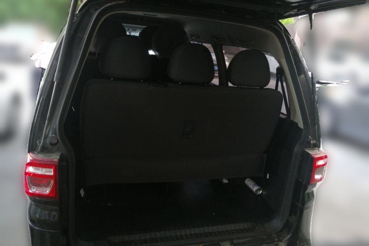 Used FORTHING Lingzhi 2023 M5L 1.6L Comfort 9-Seater Trunk
