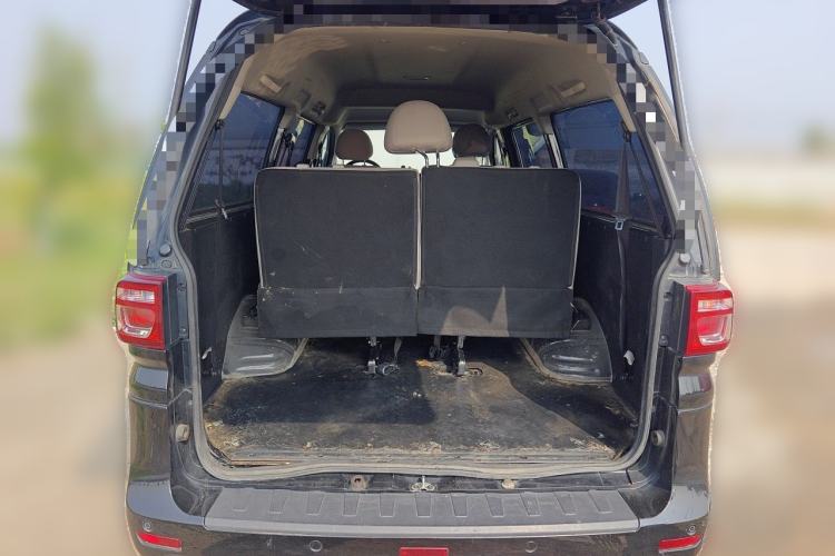 Used FORTHING Lingzhi 2023 M5L 1.6L Base Model 7 Seats Trunk