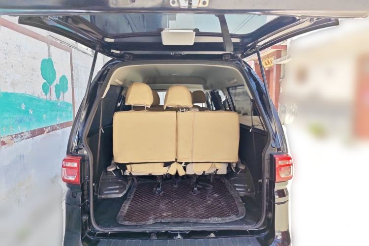 Used FORTHING Lingzhi 2023 M5L 1.6L Base Model 7 Seats Trunk