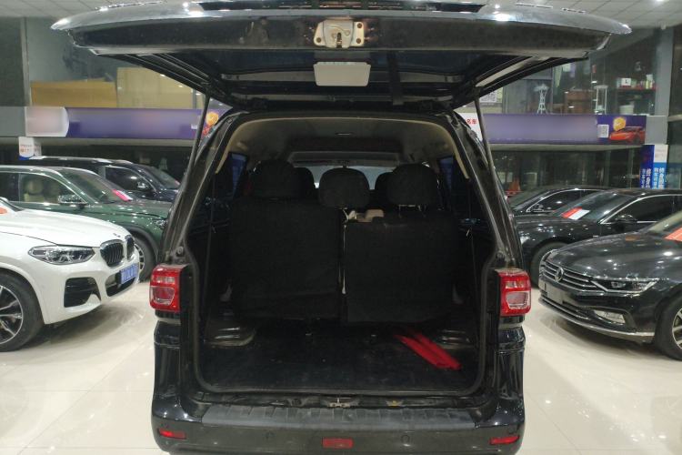 Used FORTHING Lingzhi 2023 M5L 1.6L Base Model 7 Seats Trunk