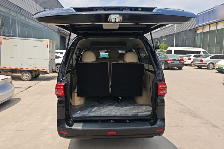 Used FORTHING Lingzhi 2023 M5L 1.6L Base Model 7 Seats Trunk