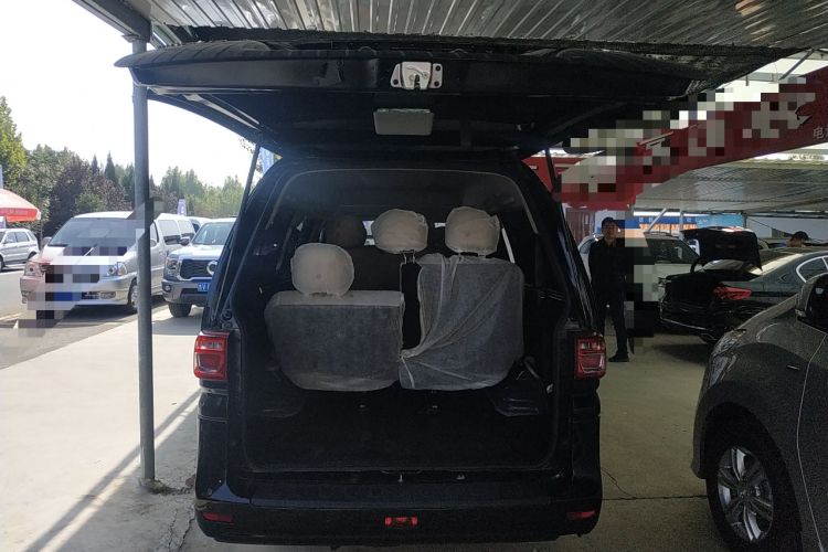 Used FORTHING Lingzhi 2023 M5L 1.6L Base Model 7 Seats Trunk
